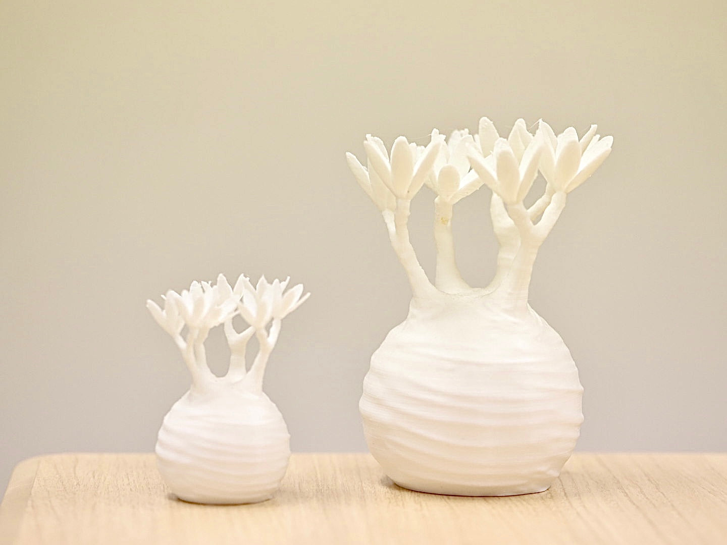 グラキリスフィギュア ホワイト Mサイズ – LOBINDON